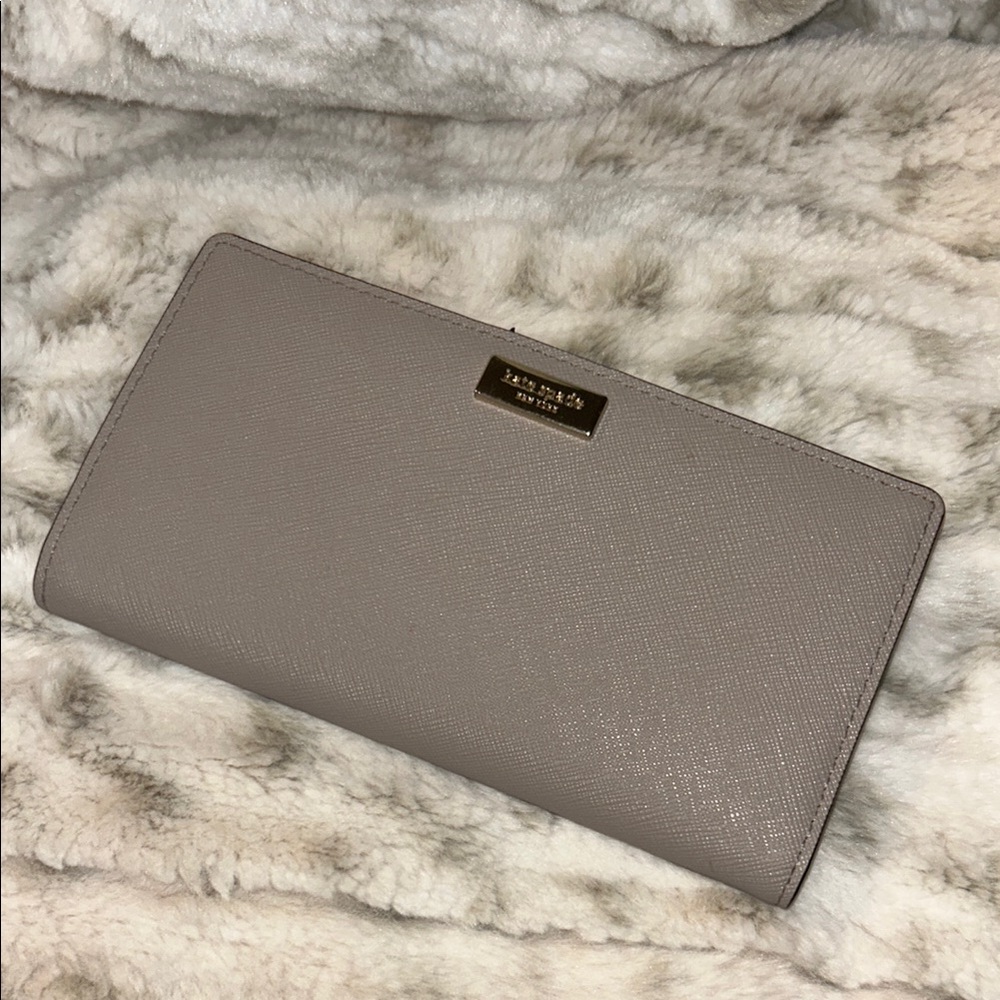 Kate Spade Gray Leather Wallet Sleek Minimalist Design